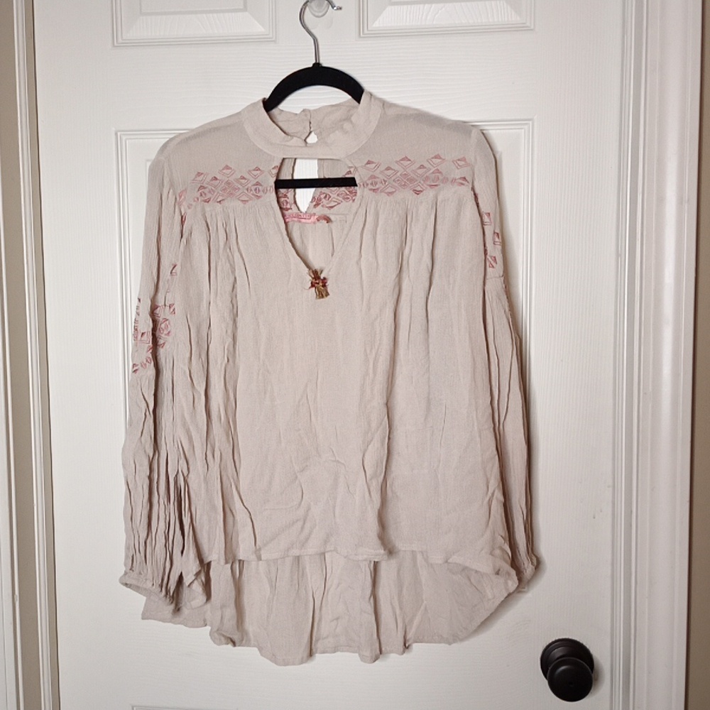 Juicy Couture Grey Gauzy Like Hi-Lo Top Keyhole at Bust Sz Large Red Emb…